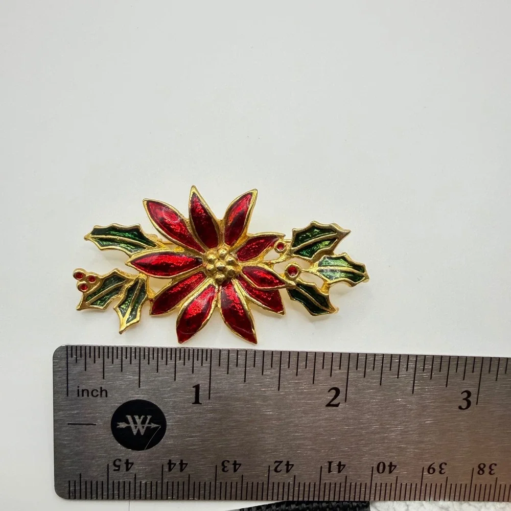 Vintage Christmas Poinsettia Brooch Red Green Enamel Gold Tone Holiday Pin 2.5